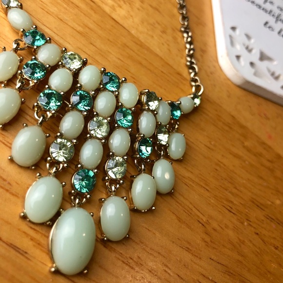 Trifari Jewelry - 🍾🍹PRICE FIRM🍹🍾Crown TRIFARI Green Rhinestone